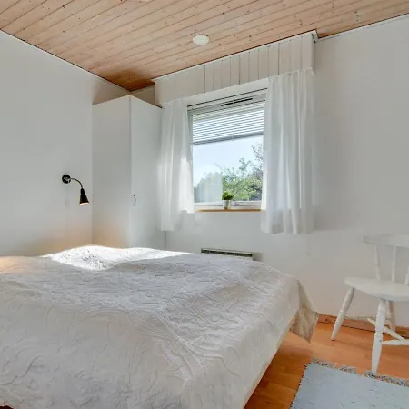 Holiday home Ehm - 600m From The Sea In Ne Jutland By Interhome *