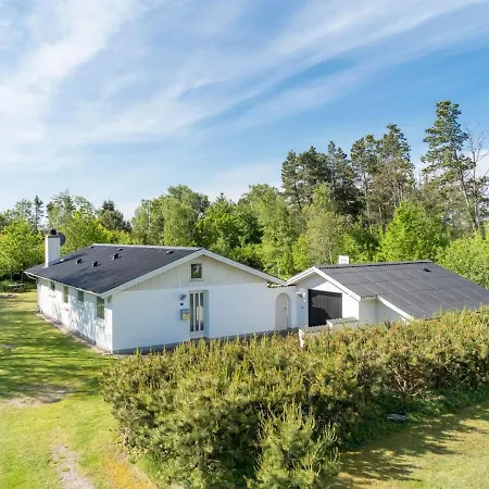 Holiday home Ehm - 600m From The Sea In Ne Jutland By Interhome Strandby